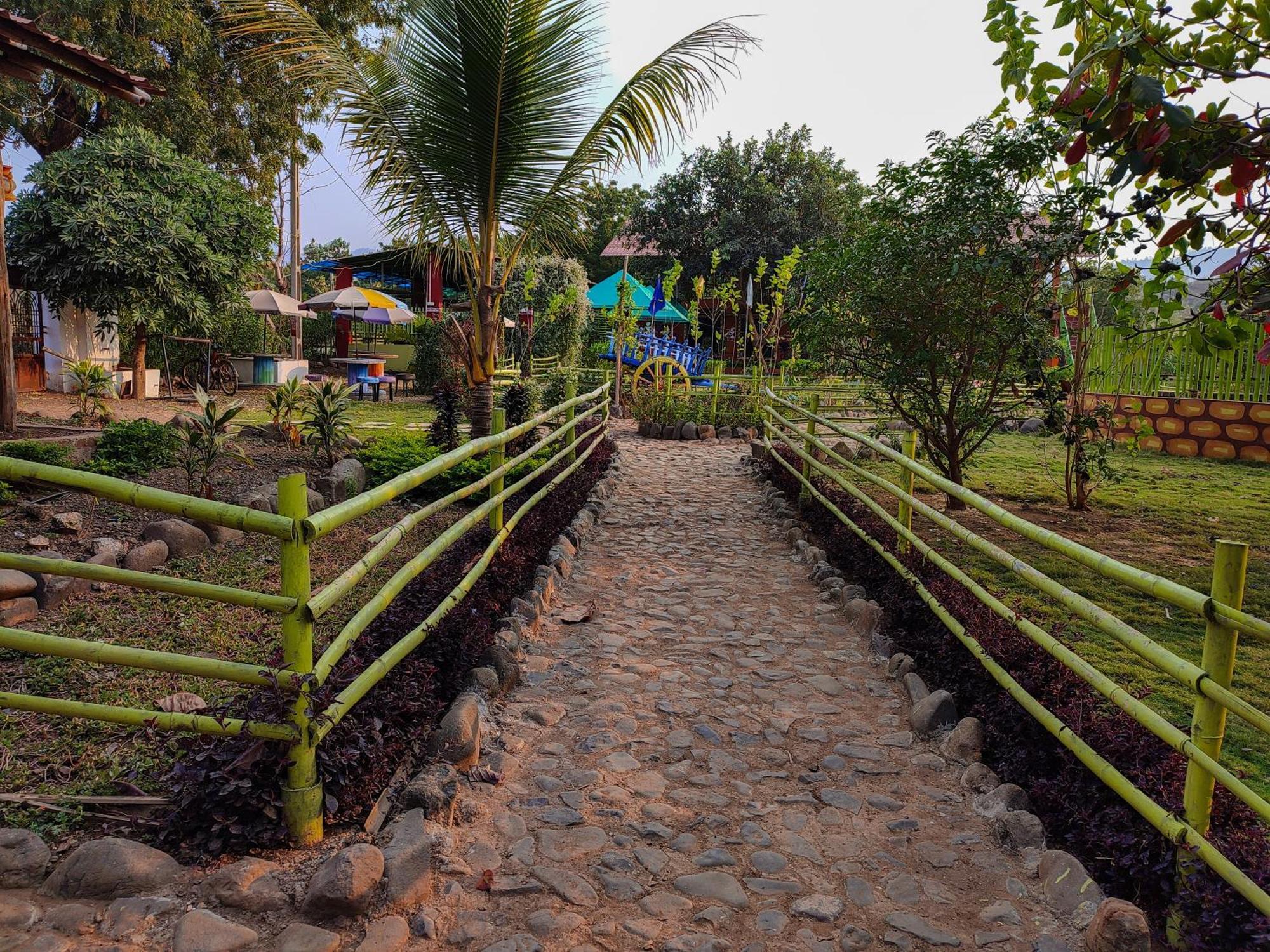 Van Vagdo Resort Rajpipla Exterior foto