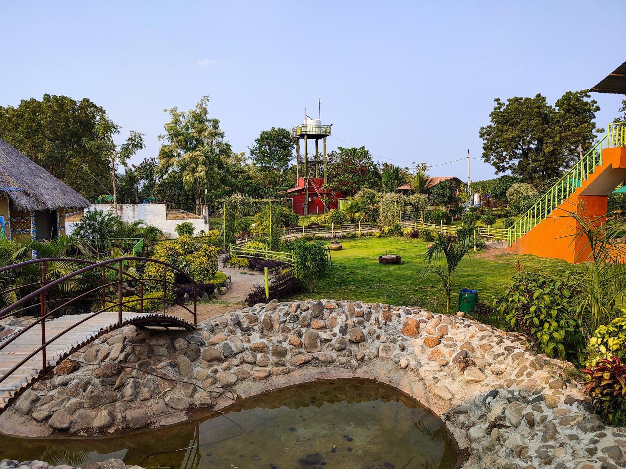 Van Vagdo Resort Rajpipla Exterior foto