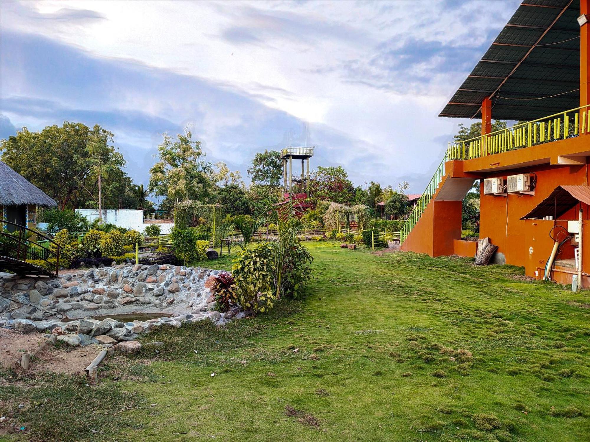 Van Vagdo Resort Rajpipla Exterior foto
